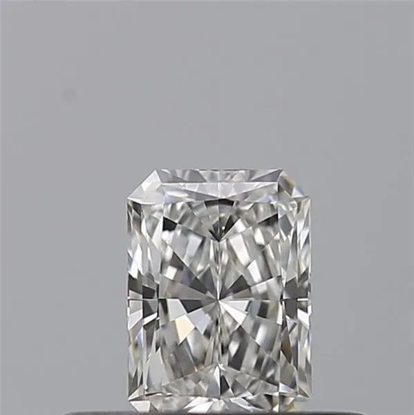 0.26ct Radiant Natural Diamond (Colour E, Clarity VVS1, GIA Certified)