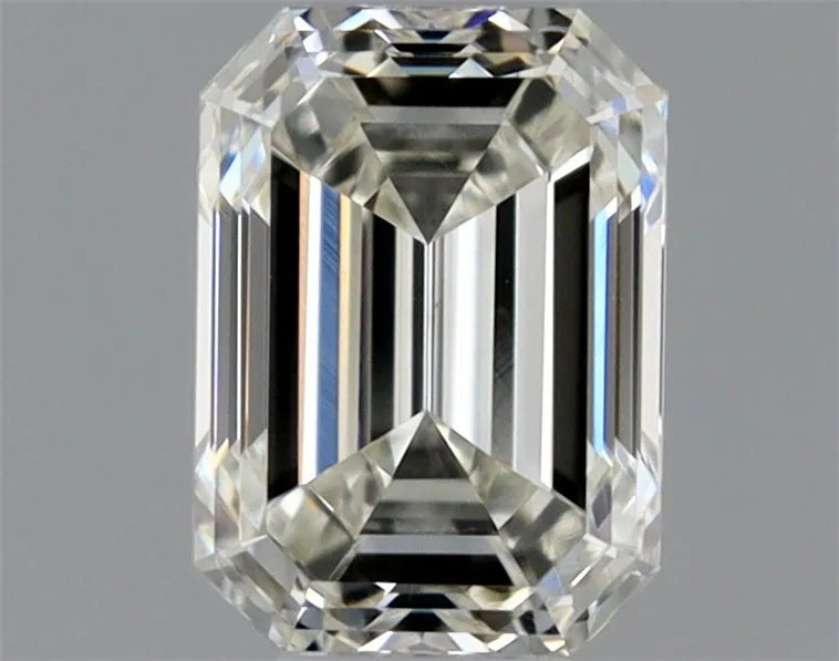 0.31ct Emerald Natural Diamond (Colour J, Clarity SI1, GIA Certified)