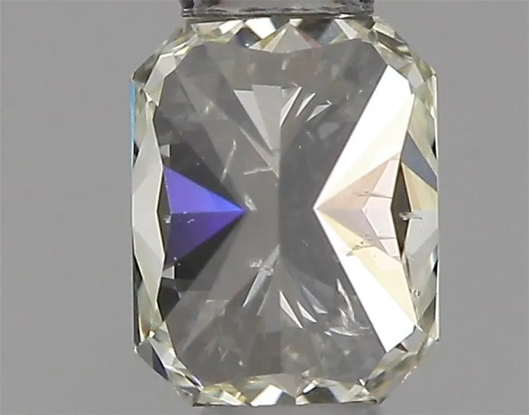 0.32ct Radiant Natural Diamond (Colour K, Clarity SI2, Cut VG, IGI Certified)