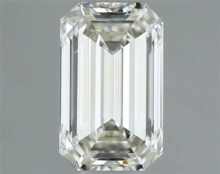 0.46ct Emerald Natural Diamond (Colour K, Clarity VVS2, GIA Certified)