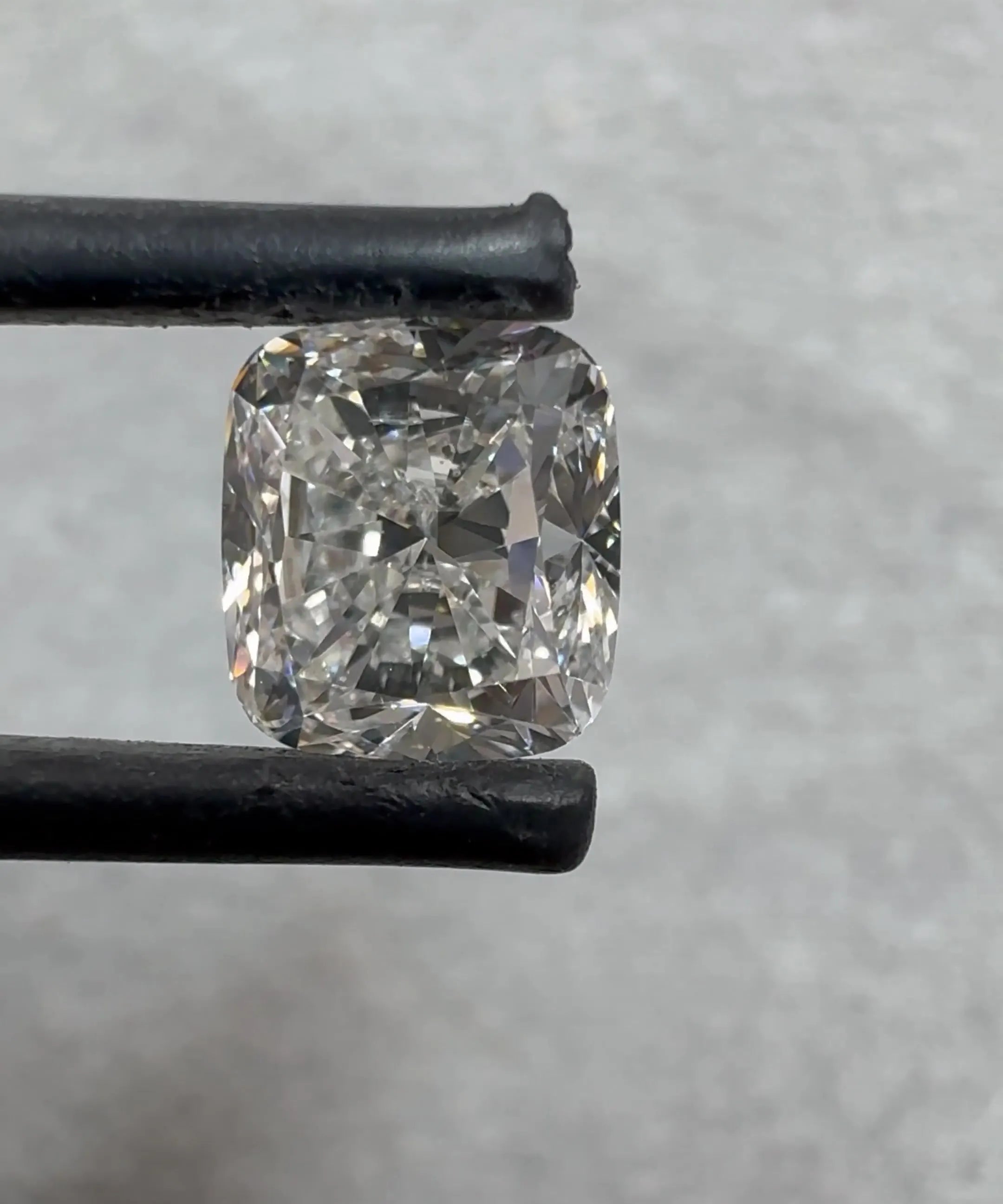 2.00ct Cushion brilliant Natural Diamond (Colour I, Clarity I1, GIA Certified)