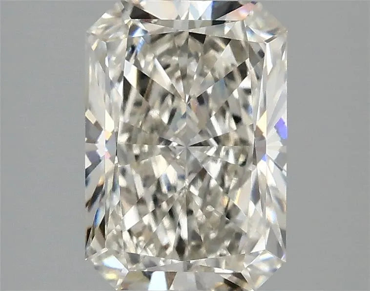 2.46ct Radiant Lab Grown Diamond (Colour G, Clarity VS1, IGI Certified)