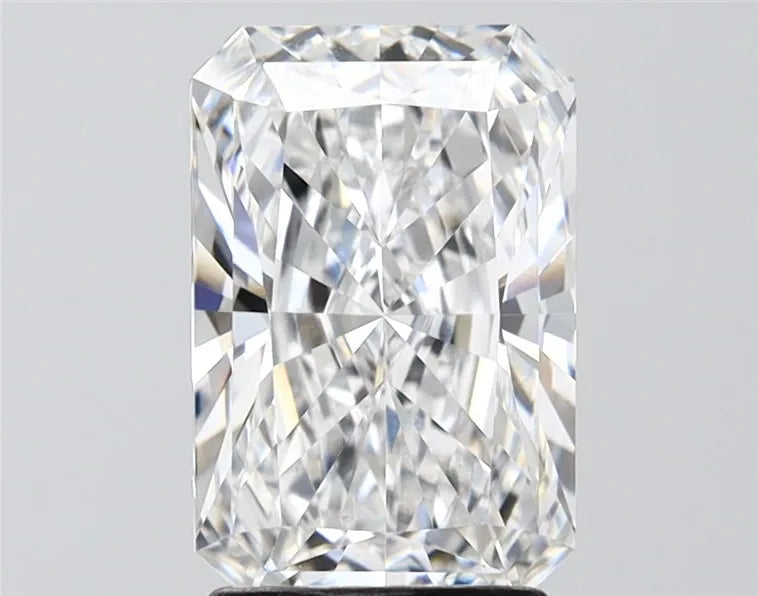 2.53ct Radiant Lab Grown Diamond (Colour D, Clarity VVS2, IGI Certified)