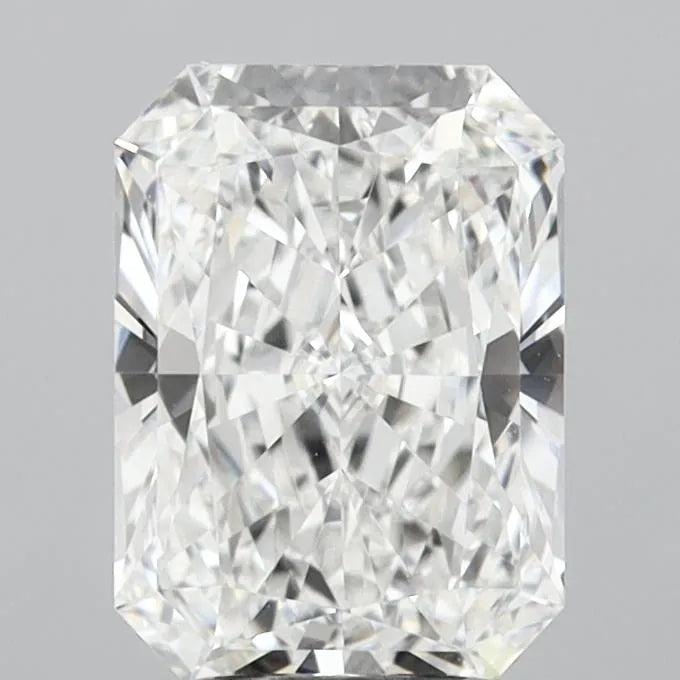 2.75ct Radiant Lab Grown Diamond (Colour E, Clarity VVS1, IGI Certified)