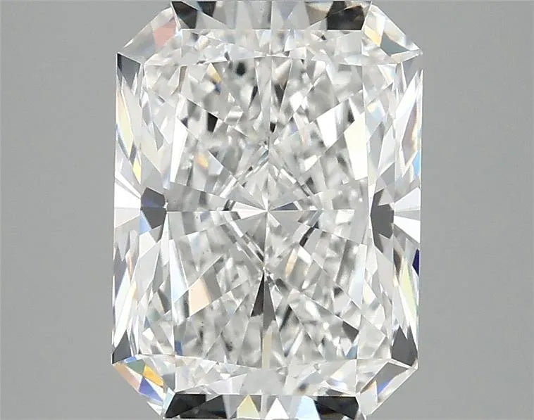 2.93ct Radiant Lab Grown Diamond (Colour E, Clarity VVS2, IGI Certified)