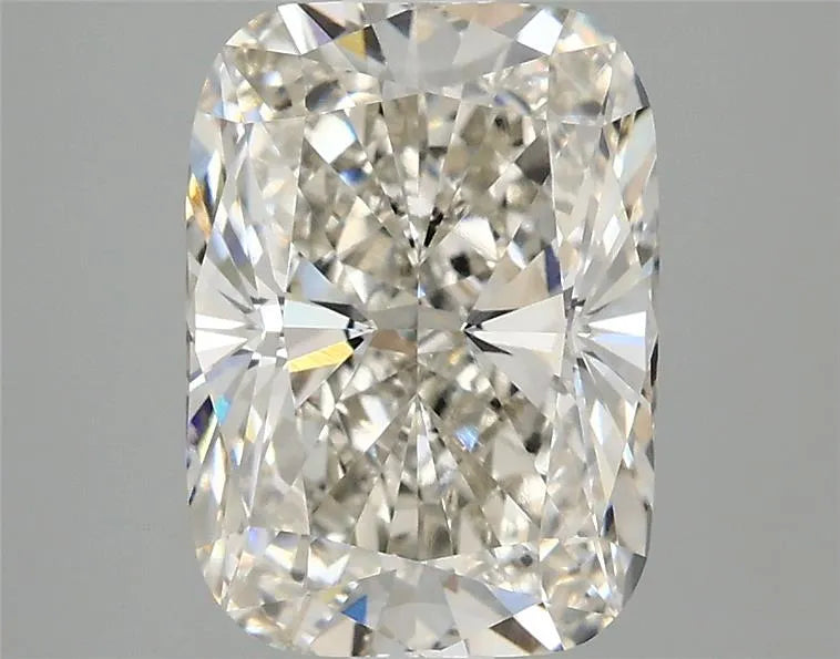 3.01ct Cushion modified Lab Grown Diamond (Colour H, Clarity VVS2, IGI Certified)