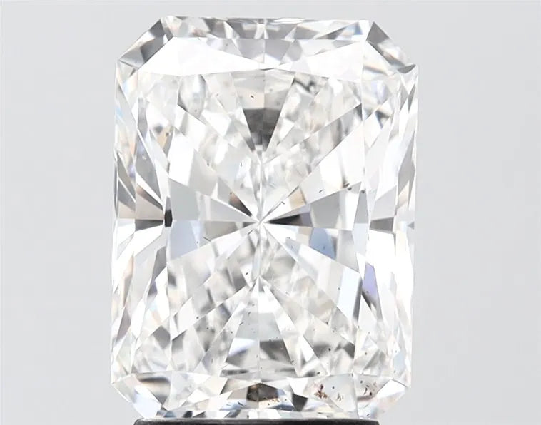 3.02ct Radiant Lab Grown Diamond (Colour F, Clarity VS2, IGI Certified)