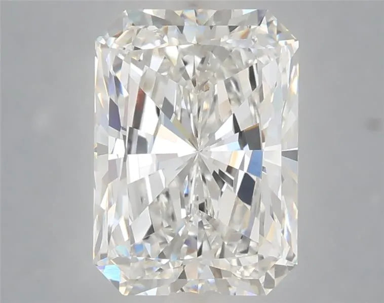 3.02ct Radiant Lab Grown Diamond (Colour F, Clarity VVS2, IGI Certified)