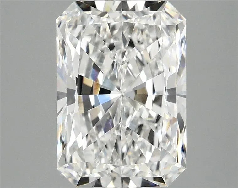 3.09ct Radiant Lab Grown Diamond (Colour E, Clarity VVS2, IGI Certified)