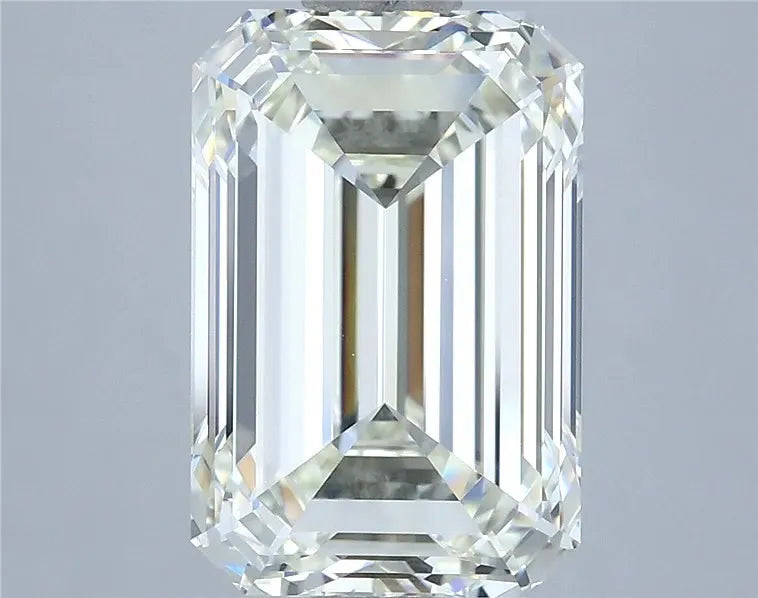 3.72ct Emerald Natural Diamond (Colour J, Clarity IF, Cut VG, IGI Certified)
